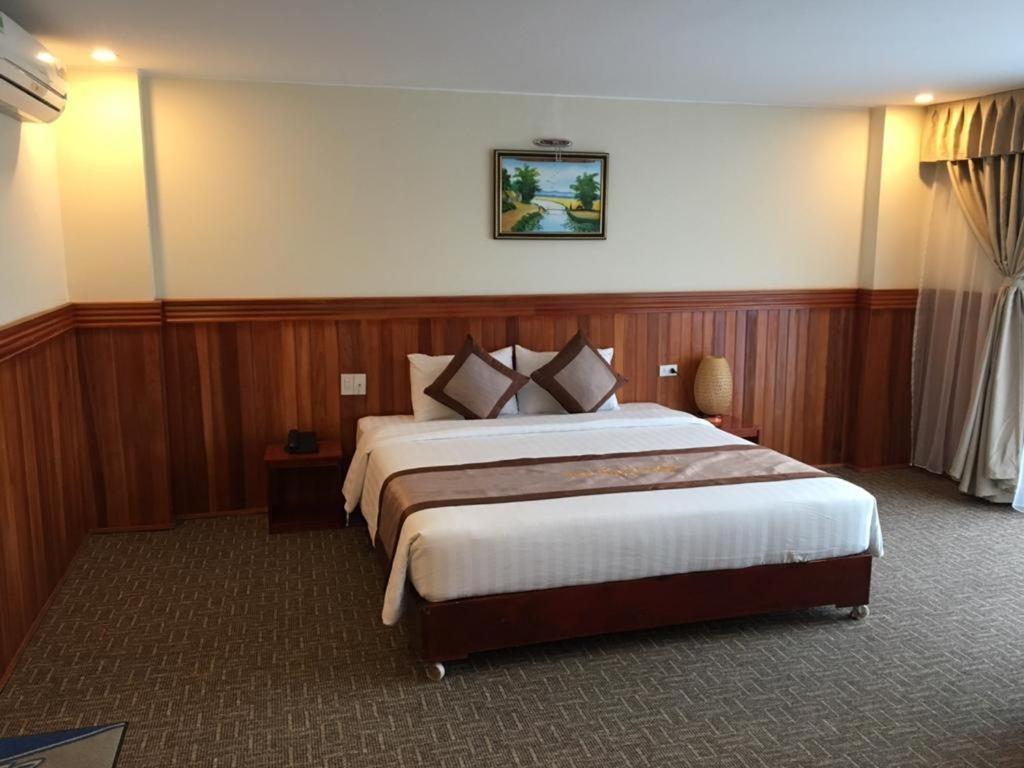 Plaza 4* Vinh